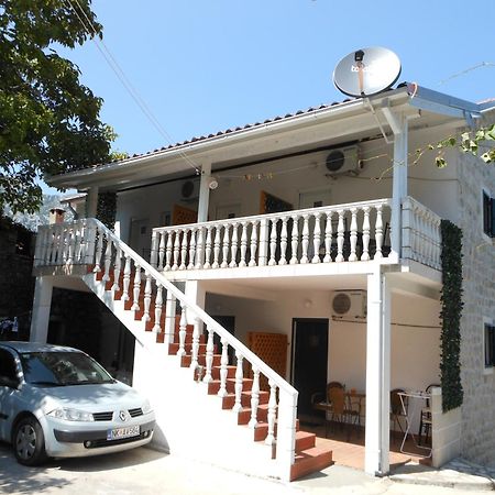 קמנארי Apartments Vila San מראה חיצוני תמונה